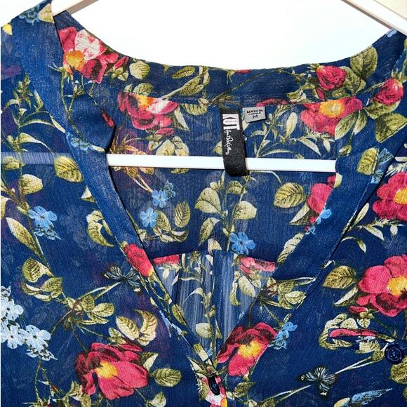 Kut from the Kloth Women's Sinclaire Floral Print Button Up Sheer Blouse size M - Picture 3 of 6